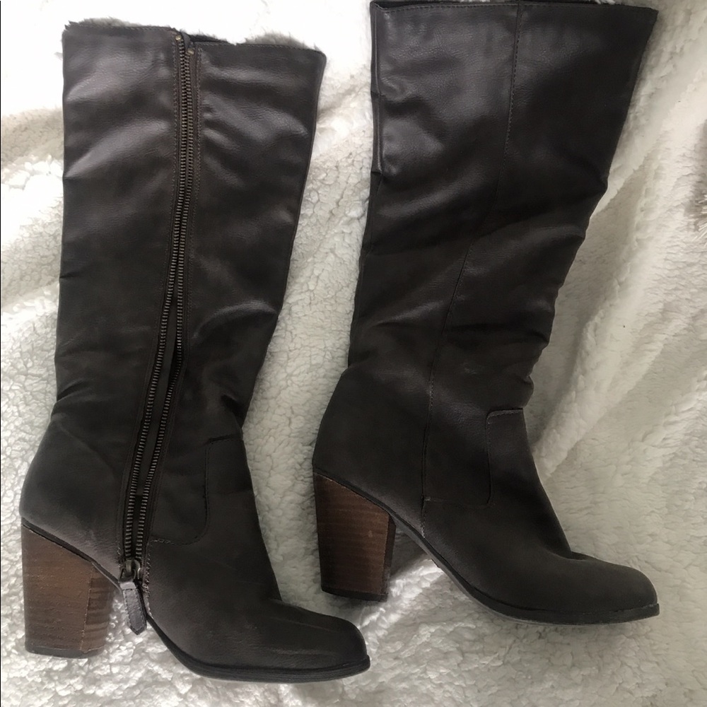 Mission target heeled below knee boots